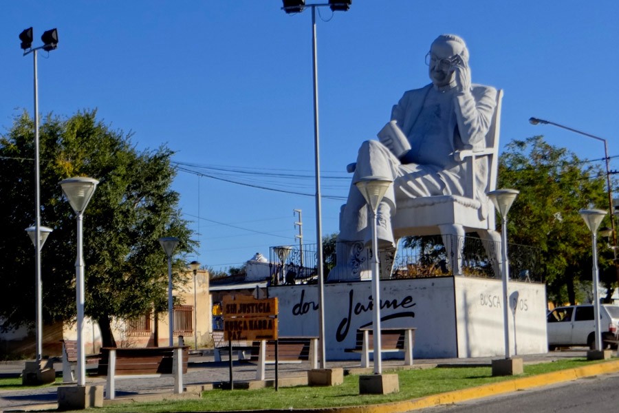 foto Monumento a Jaime de Nevares - Cutral Co